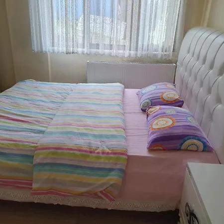 Grand1 Guests House 트라존