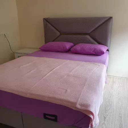 Grand1 Guests House *